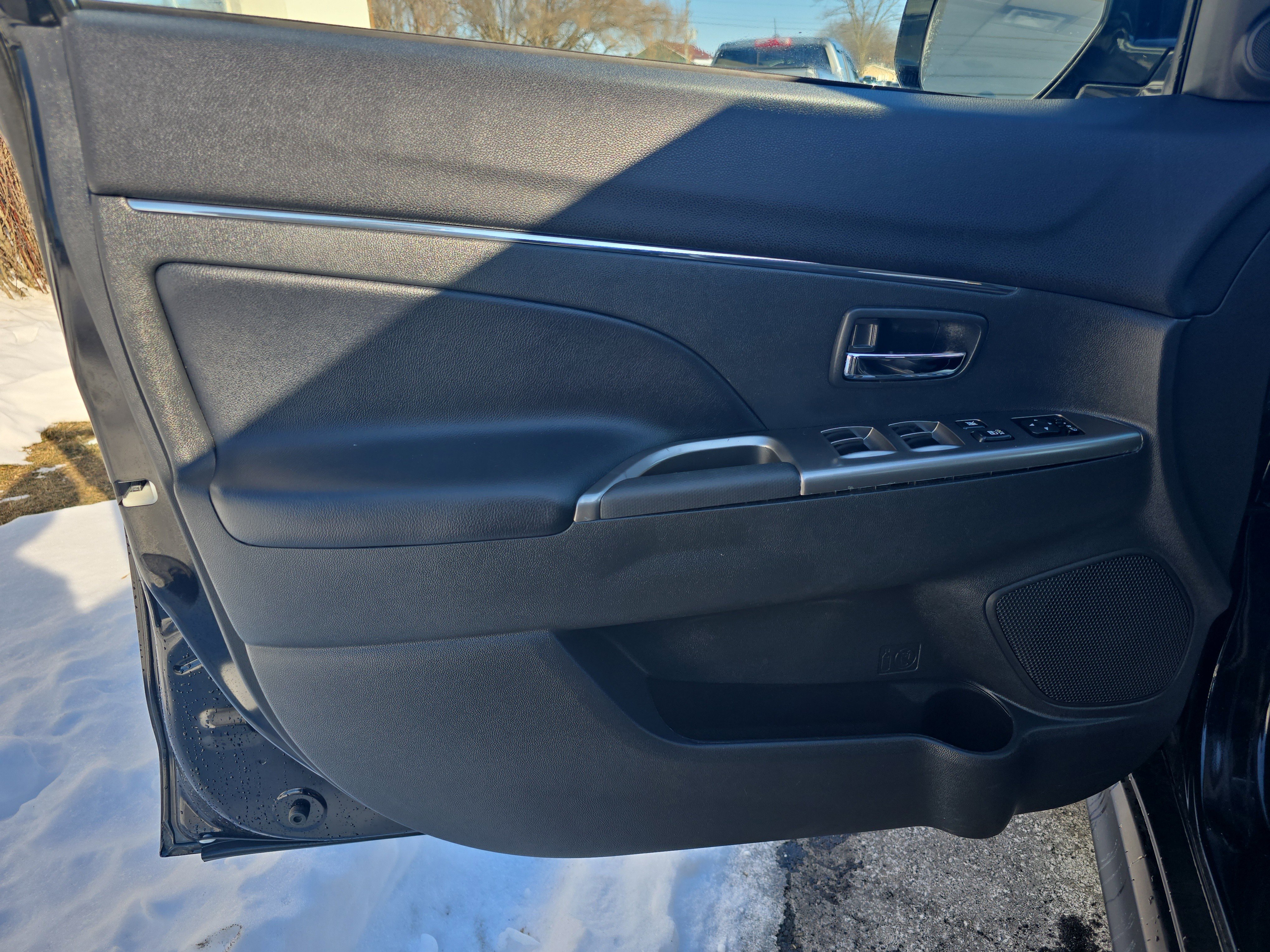 Used 2025 Mitsubishi Outlander Sport SE image 18