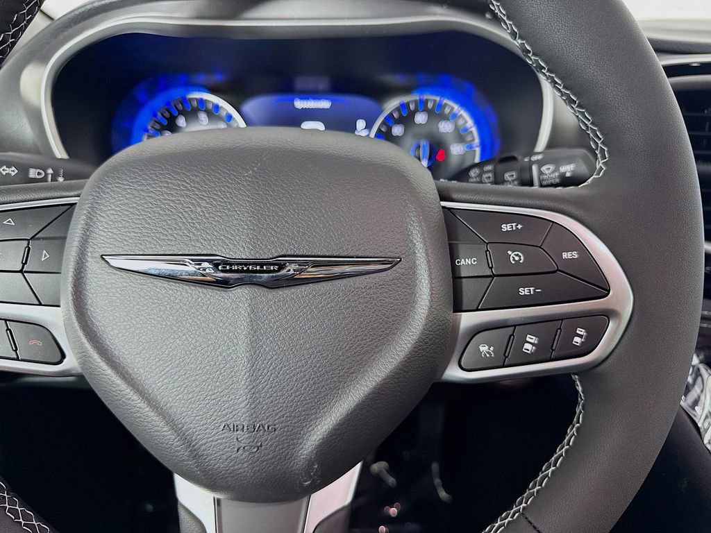 New 2026 Chrysler Pacifica Select image 30