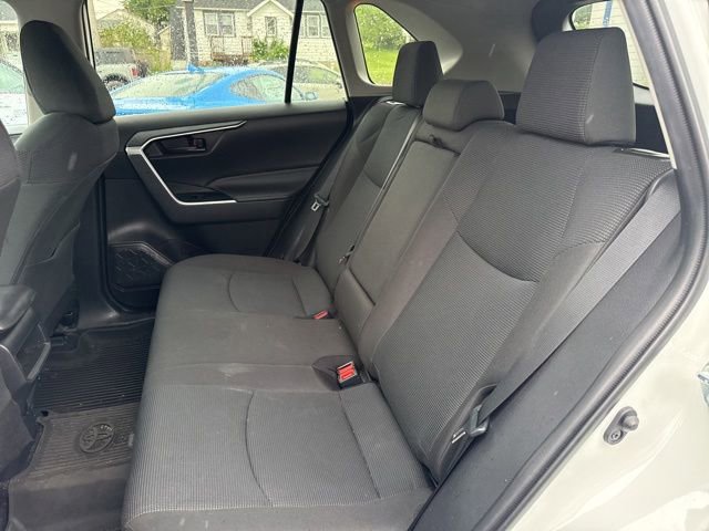 Used 2021 Toyota RAV4 LE AWD/4WD image 10