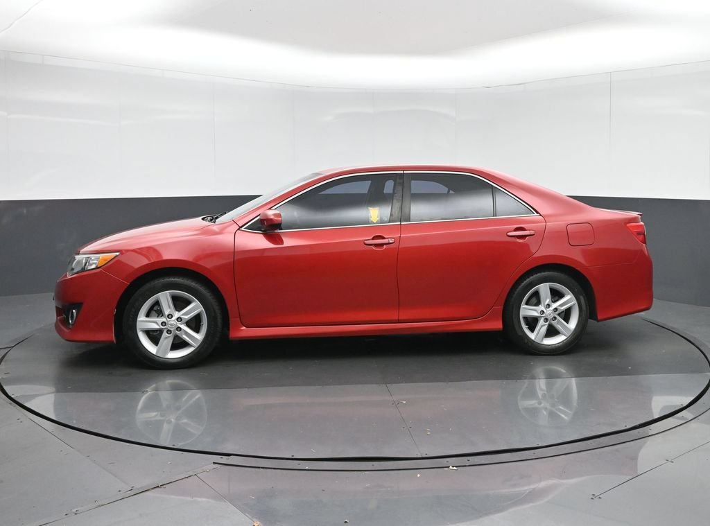 Used 2012 Toyota Camry SE FWD image 4