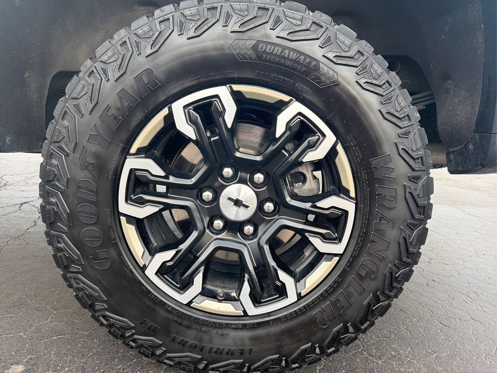 Used 2024 Chevrolet Silverado 1500 ZR2 AWD/4WD image 23