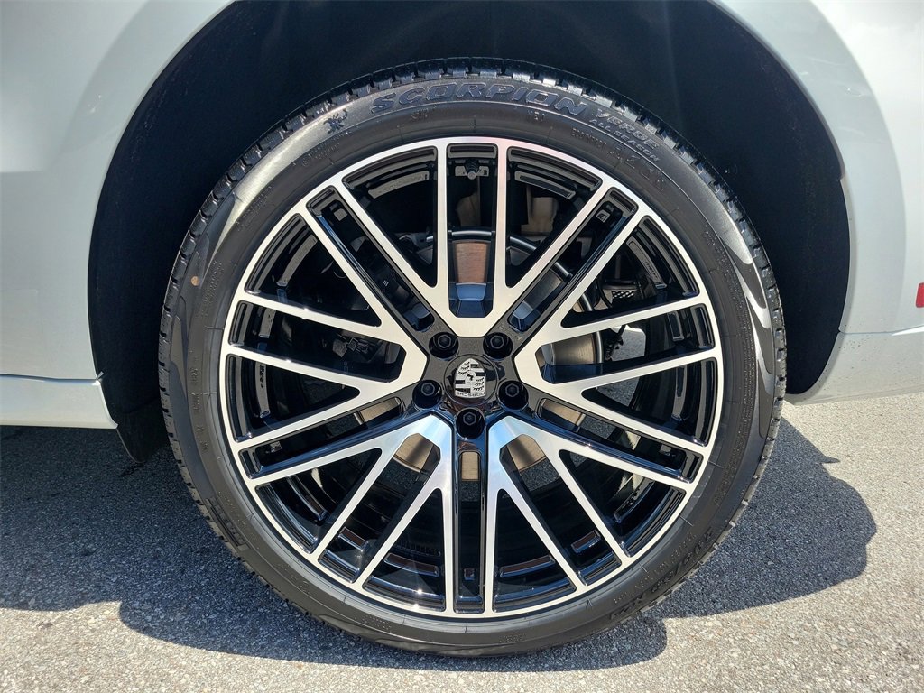 New 2026 Porsche Macan image 14