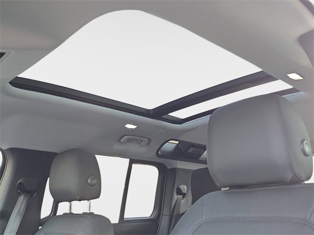 Used 2025 Land Rover Defender 110 S image 28