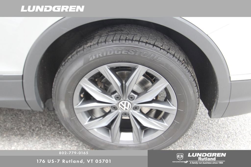 Used 2023 Volkswagen Tiguan SE w/ Panoramic Sunroof Package AWD/4WD image 14