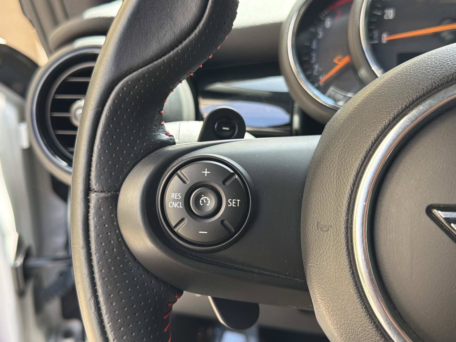 Used 2019 MINI Cooper S w/ Signature Upholstery Package FWD image 14