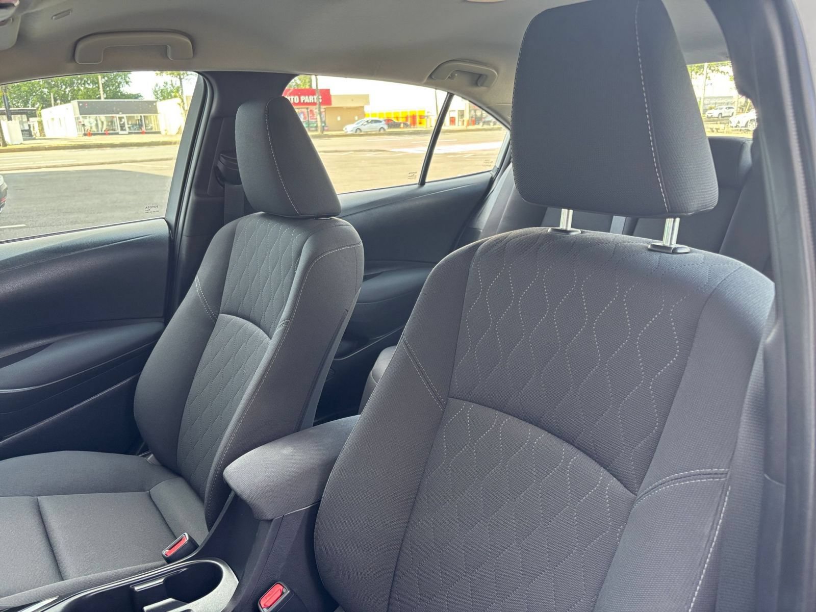 Used 2025 Toyota Corolla LE FWD image 30