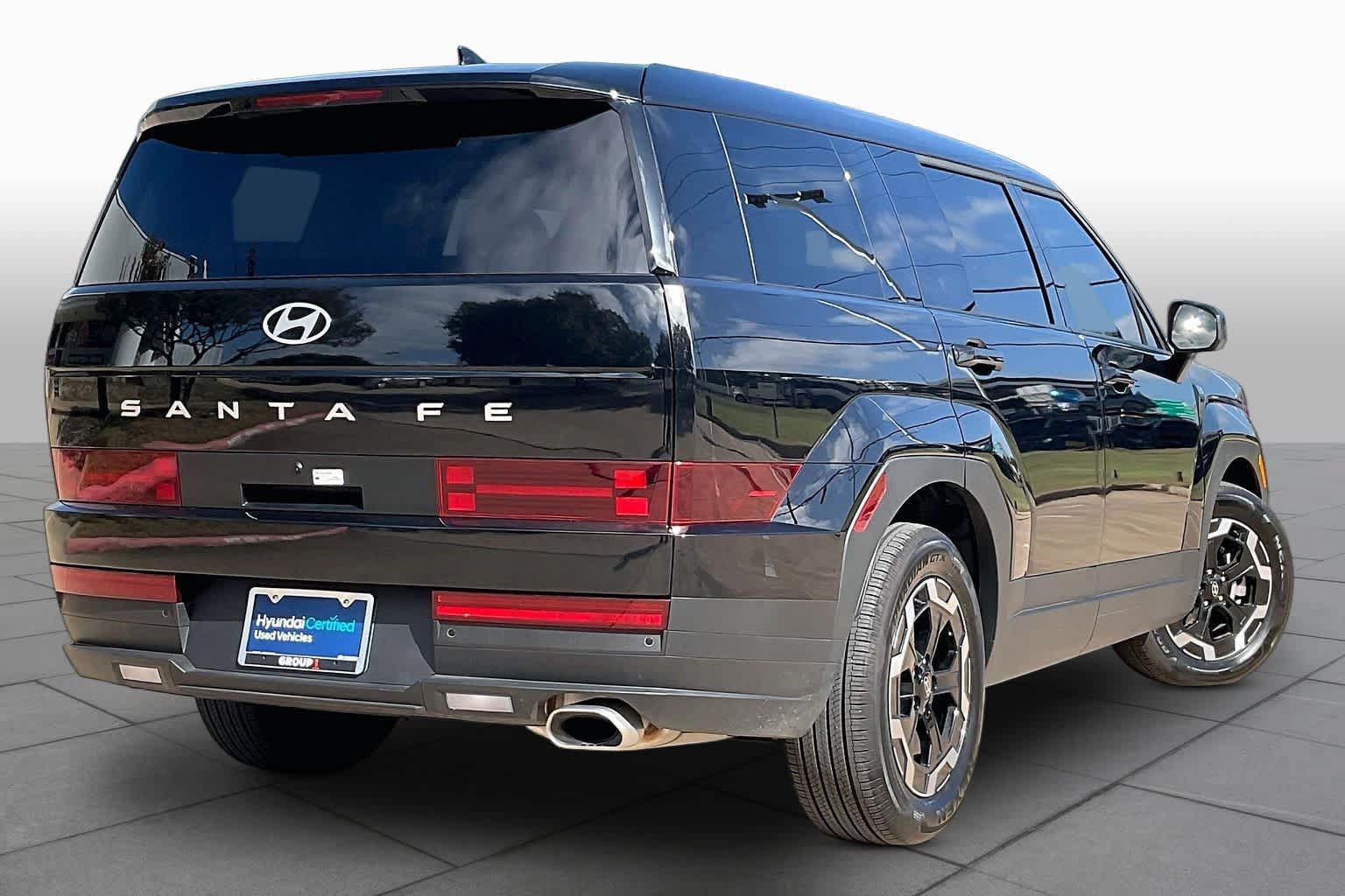 Certified 2025 Hyundai Santa Fe SE FWD image 13