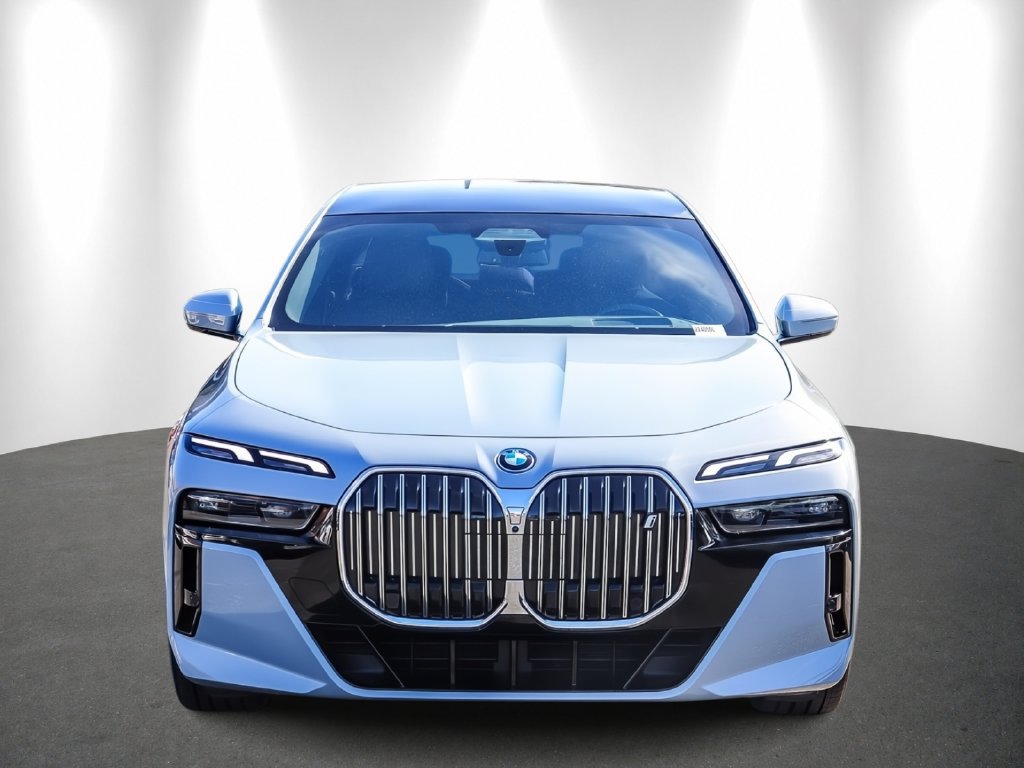 Certified 2024 BMW i7 xDrive60 AWD/4WD image 2