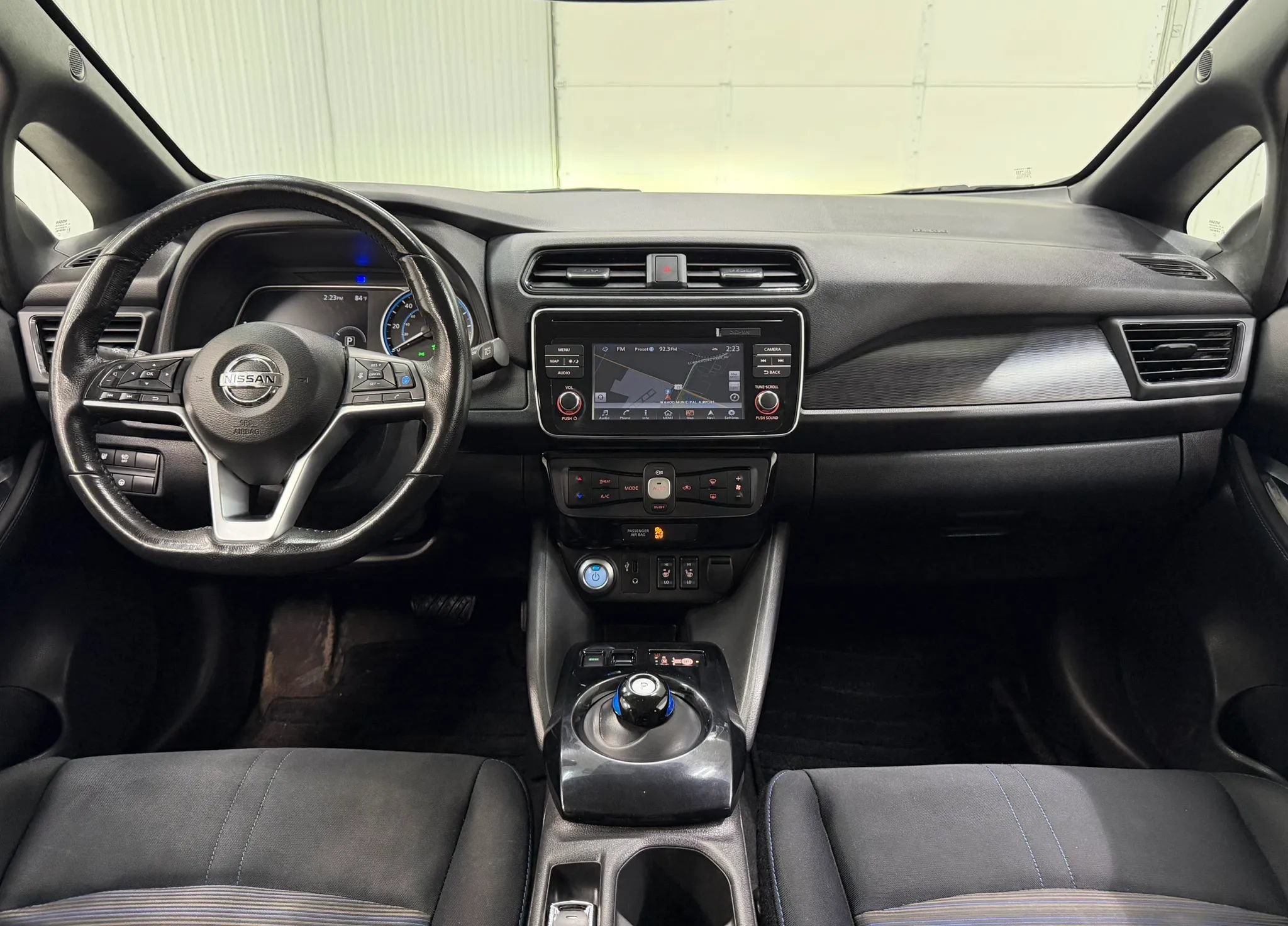 Used 2018 Nissan Leaf SV w/ SV Technology Package FWD image 13