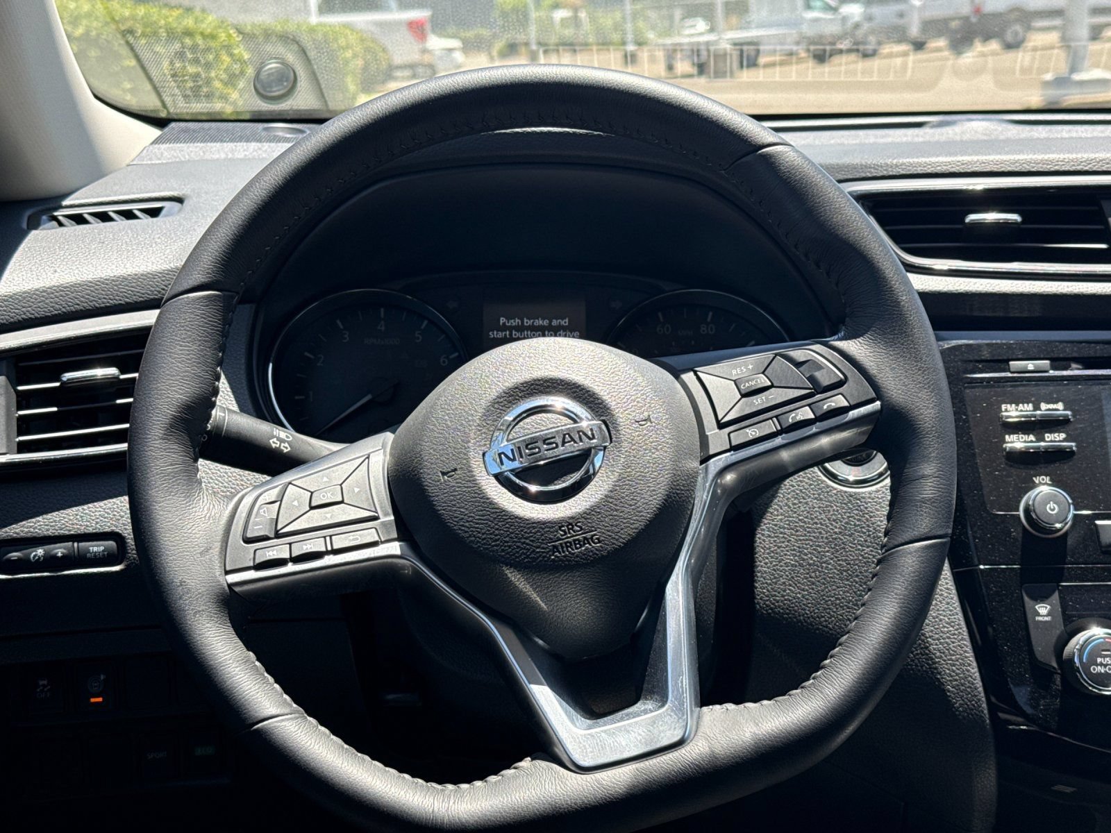 Used 2017 Nissan Rogue SV FWD image 22