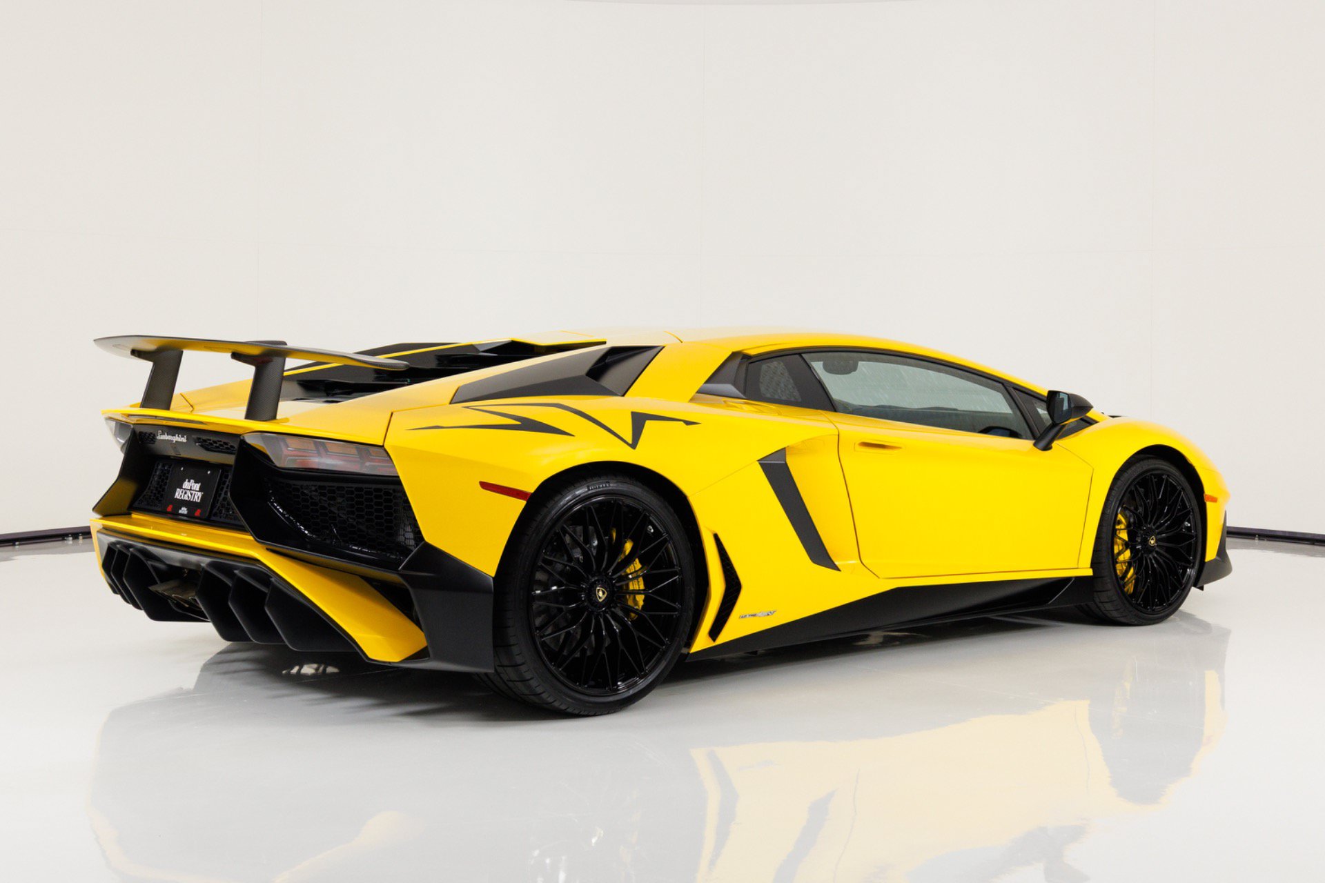 Used 2016 Lamborghini Aventador LP 750-4 Superveloce AWD/4WD image 3
