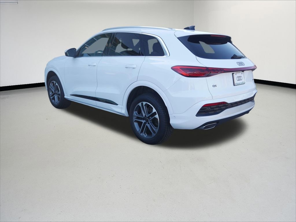 Used 2025 Audi Q5 Premium w/ Convenience Package image 3