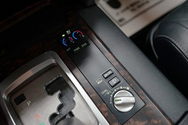 Used 2013 Toyota Land Cruiser image 46