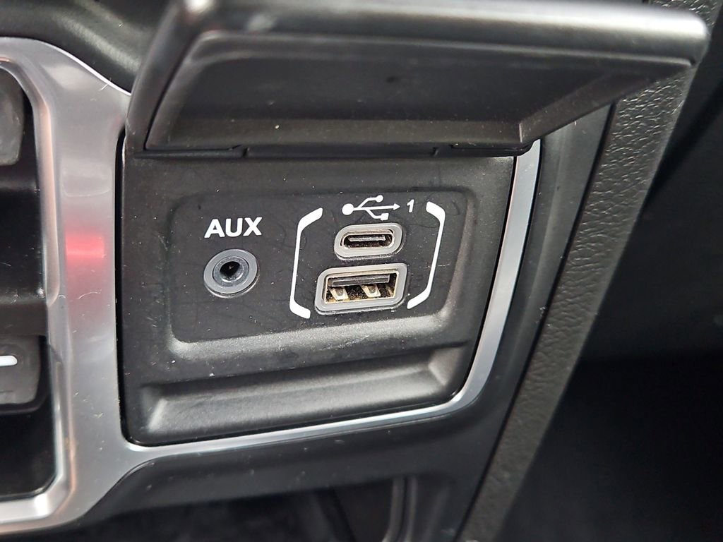 Used 2021 Jeep Wrangler Unlimited Sahara w/ Cold Weather Group image 17