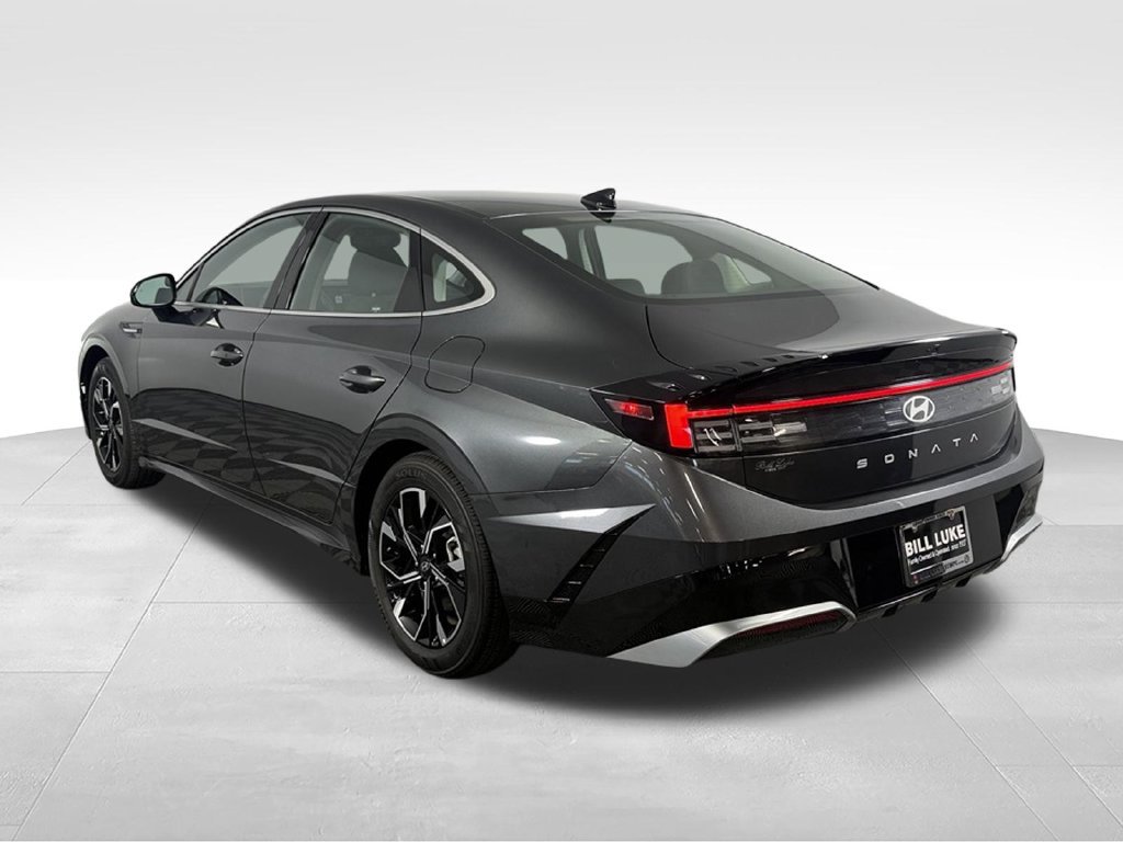Used 2025 Hyundai Sonata SEL FWD image 8