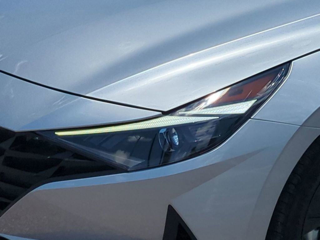 Used 2023 Hyundai Elantra SEL FWD image 10