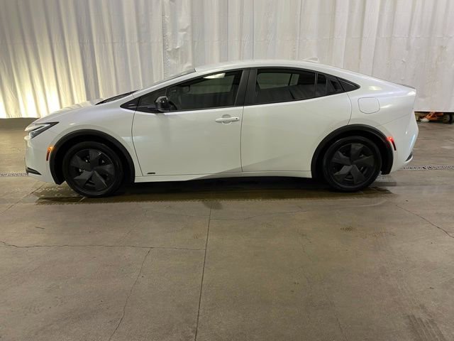Used 2023 Toyota Prius LE image 7