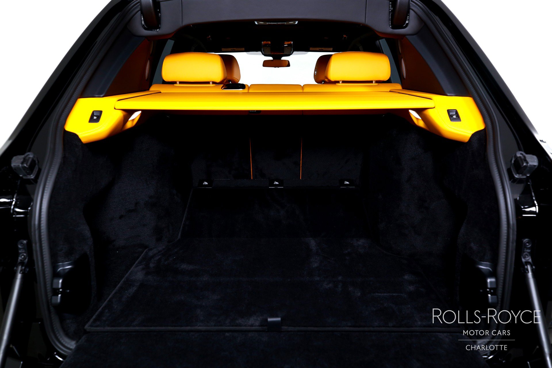 New 2026 Rolls-Royce Cullinan Black Badge image 25