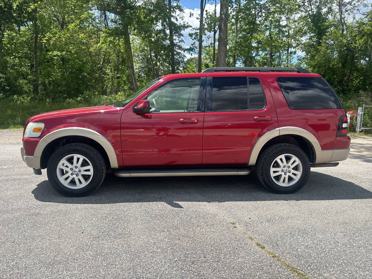 Used 2009 Ford Explorer Eddie Bauer AWD/4WD image 2