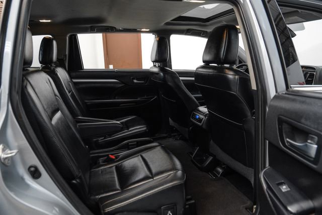 Used 2019 Toyota Highlander XLE image 26