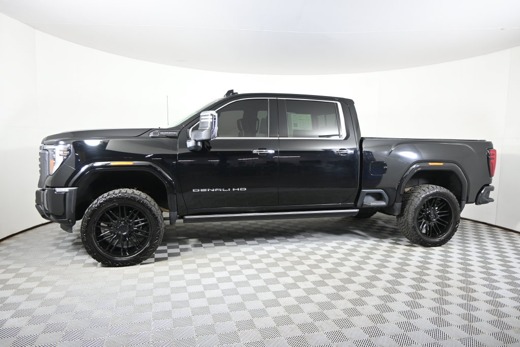 Used 2024 GMC Sierra 3500 Denali Ultimate AWD/4WD image 2