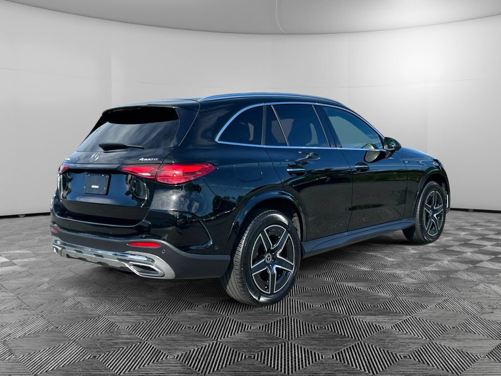 Used 2023 Mercedes-Benz GLC 300 4MATIC image 5