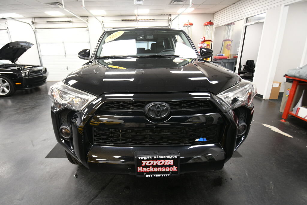 Used 2017 Toyota 4Runner SR5 Premium AWD/4WD image 2