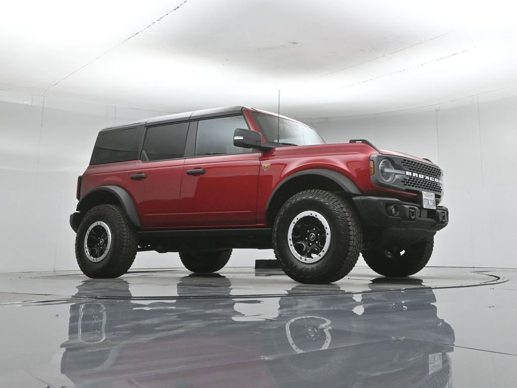 Used 2025 Ford Bronco Badlands AWD/4WD image 2