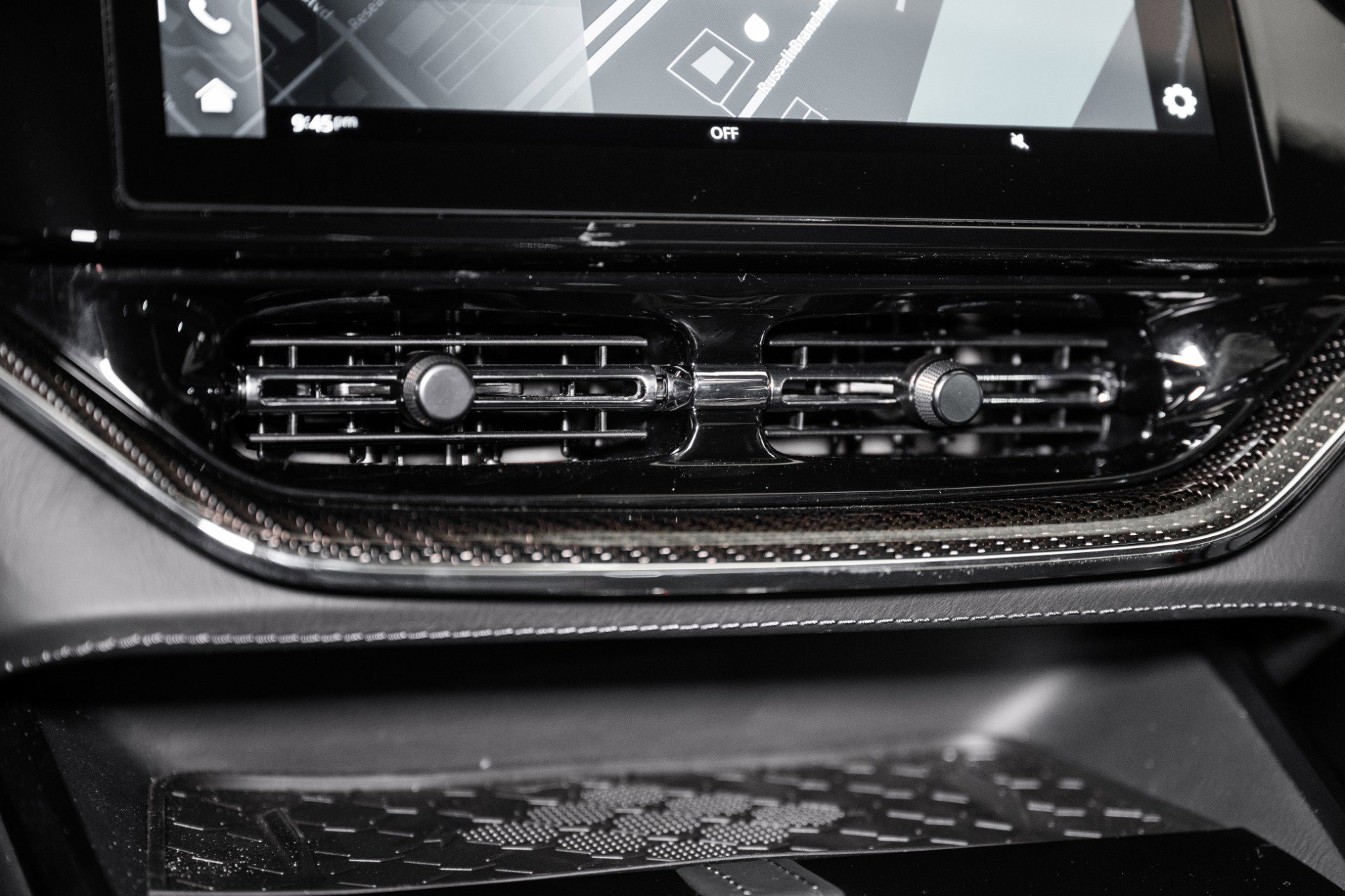 Used 2025 Aston Martin DBX 707 image 34