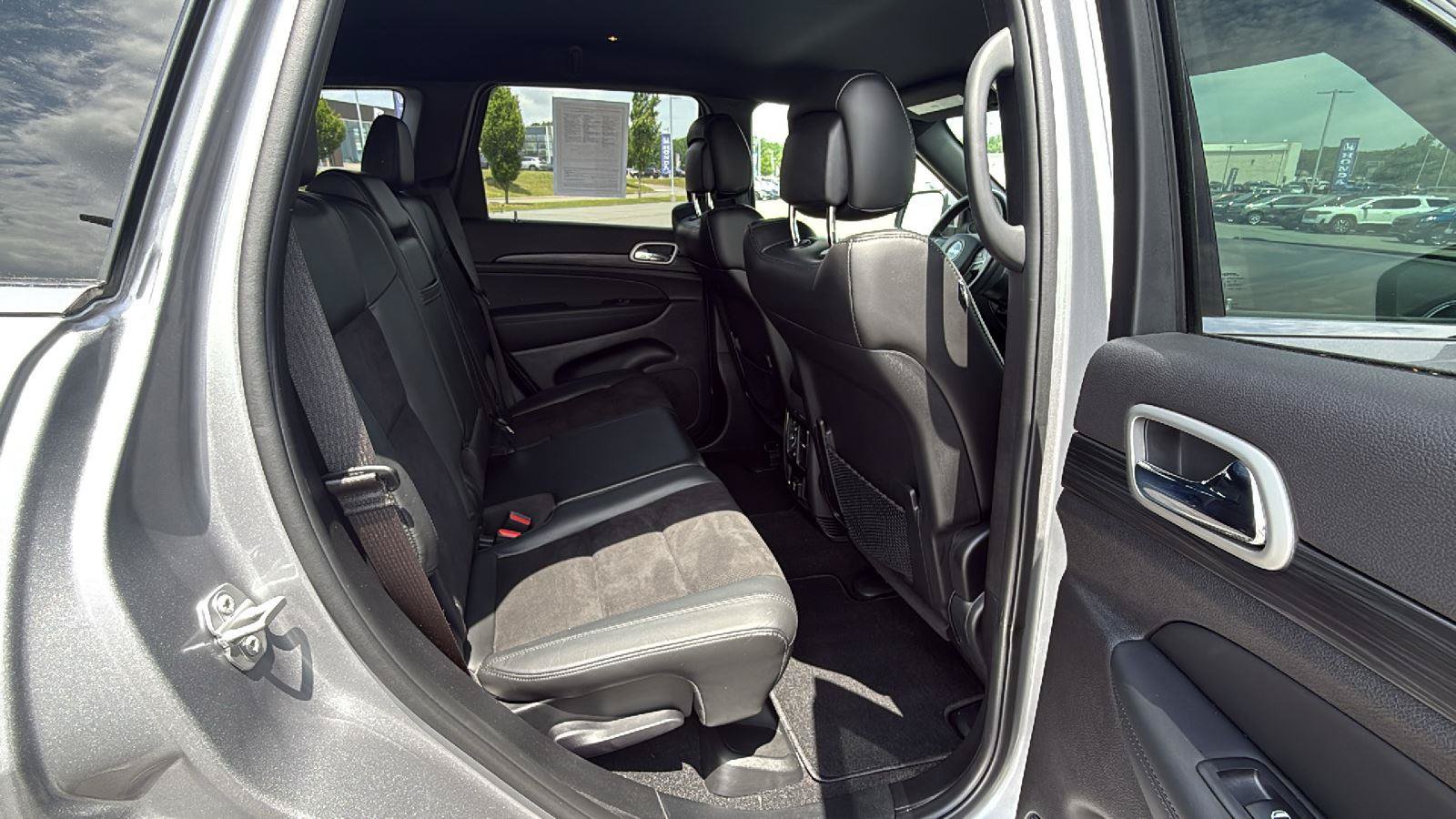 Used 2021 Jeep Grand Cherokee Laredo X AWD/4WD image 20
