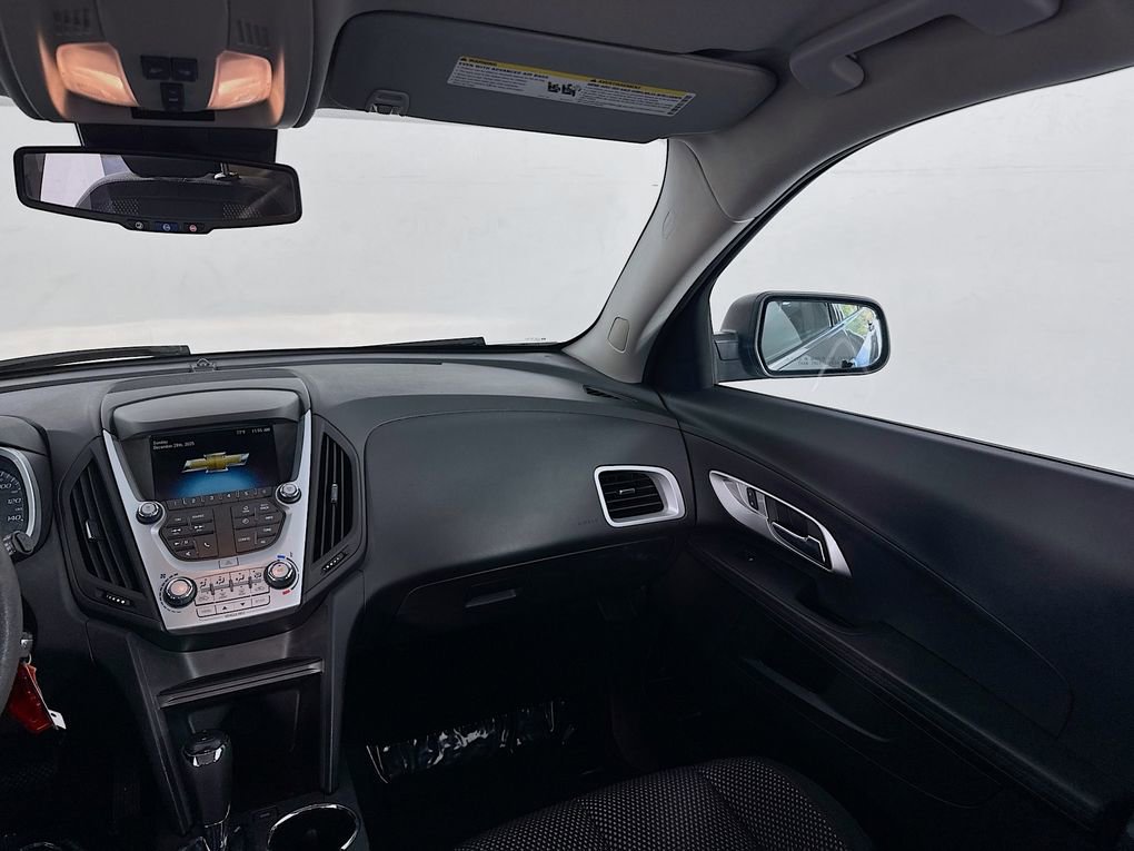 Used 2017 Chevrolet Equinox LS image 34