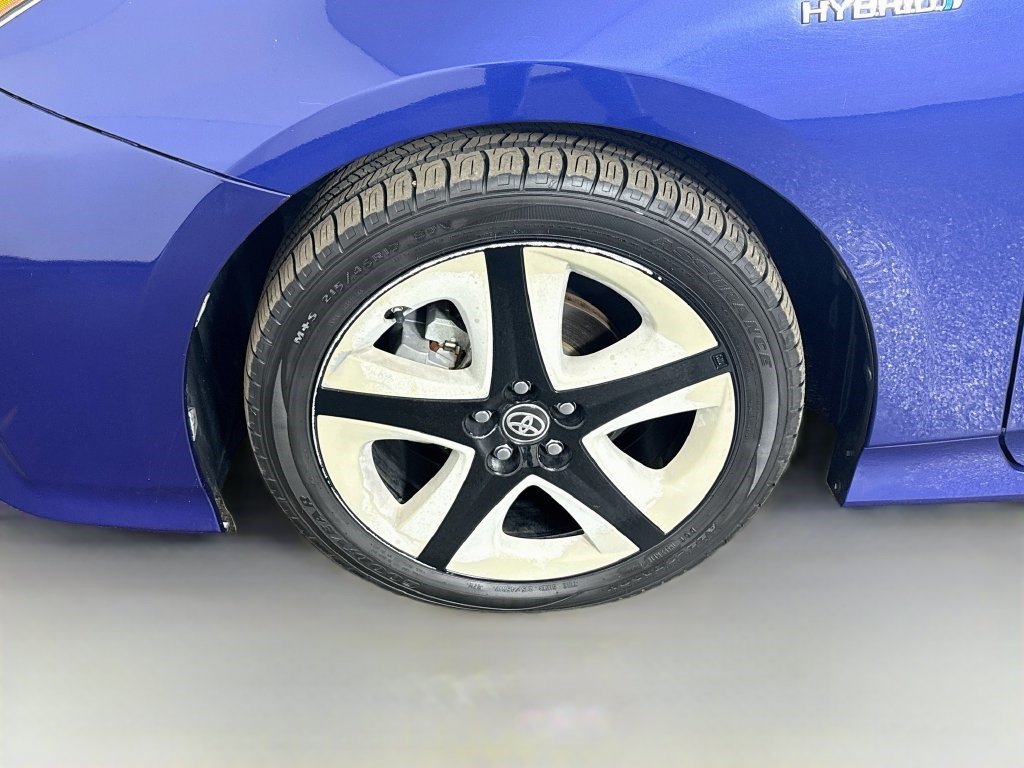 Used 2016 Toyota Prius Four Touring FWD image 37