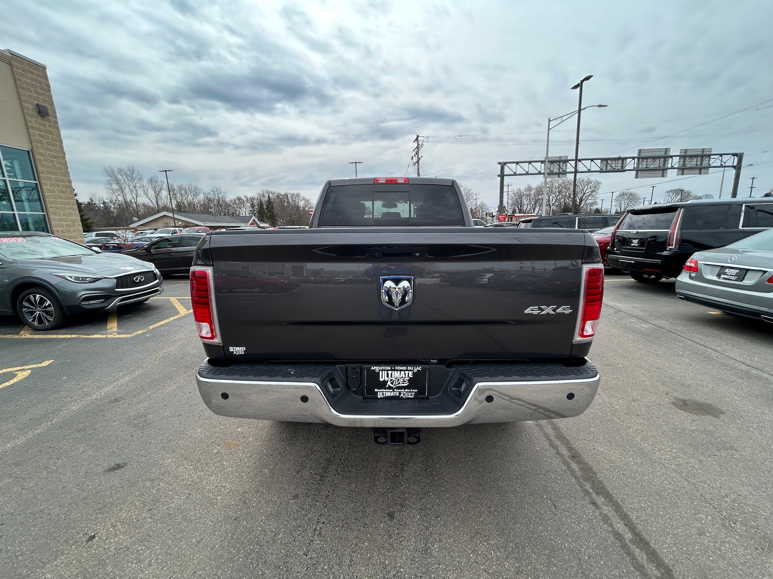 Used 2014 RAM 3500 Laramie w/ Convenience Group image 3