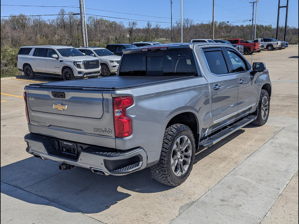 Used 2024 Chevrolet Silverado 1500 High Country w/ Technology Package AWD/4WD image 7