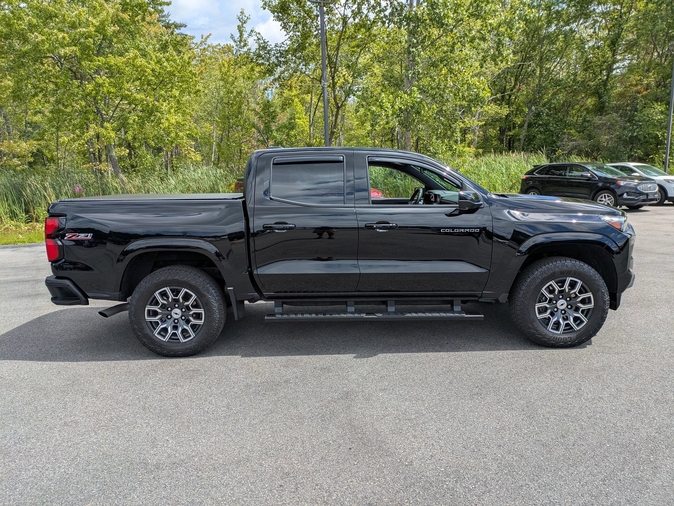 Used 2024 Chevrolet Colorado Z71 w/ Z71 Convenience Package 2 AWD/4WD image 2