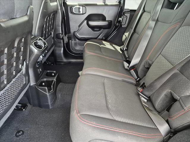 Used 2019 Jeep Wrangler Unlimited Rubicon w/ Dual Top Group AWD/4WD image 17