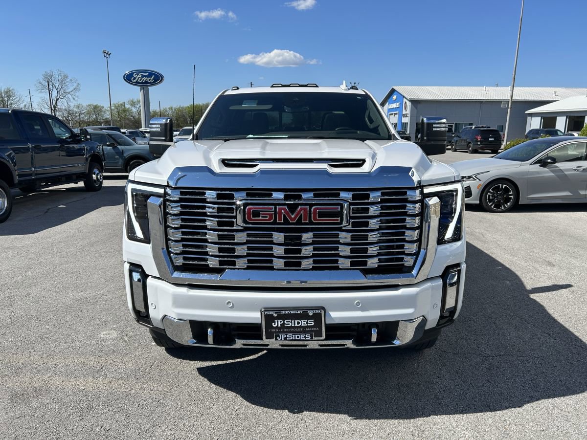 Used 2024 GMC Sierra 3500 Denali w/ Denali Reserve Package image 7