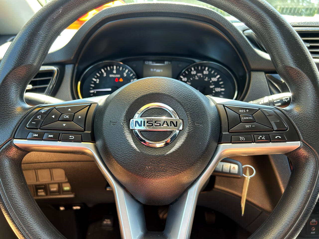 Used 2017 Nissan Rogue S image 18