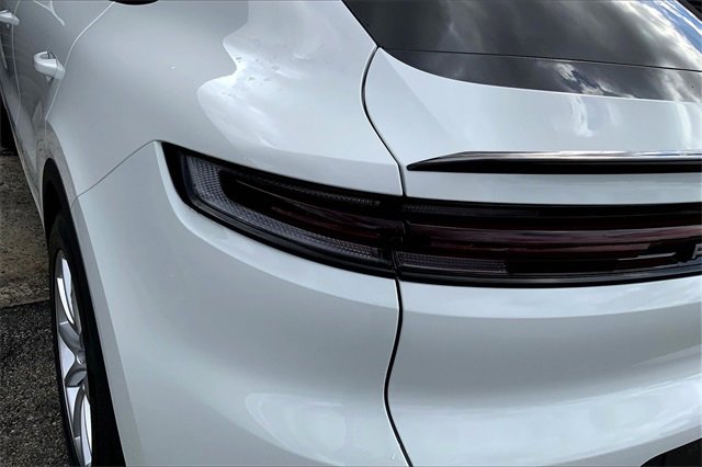 New 2026 Porsche Cayenne Coupe image 19