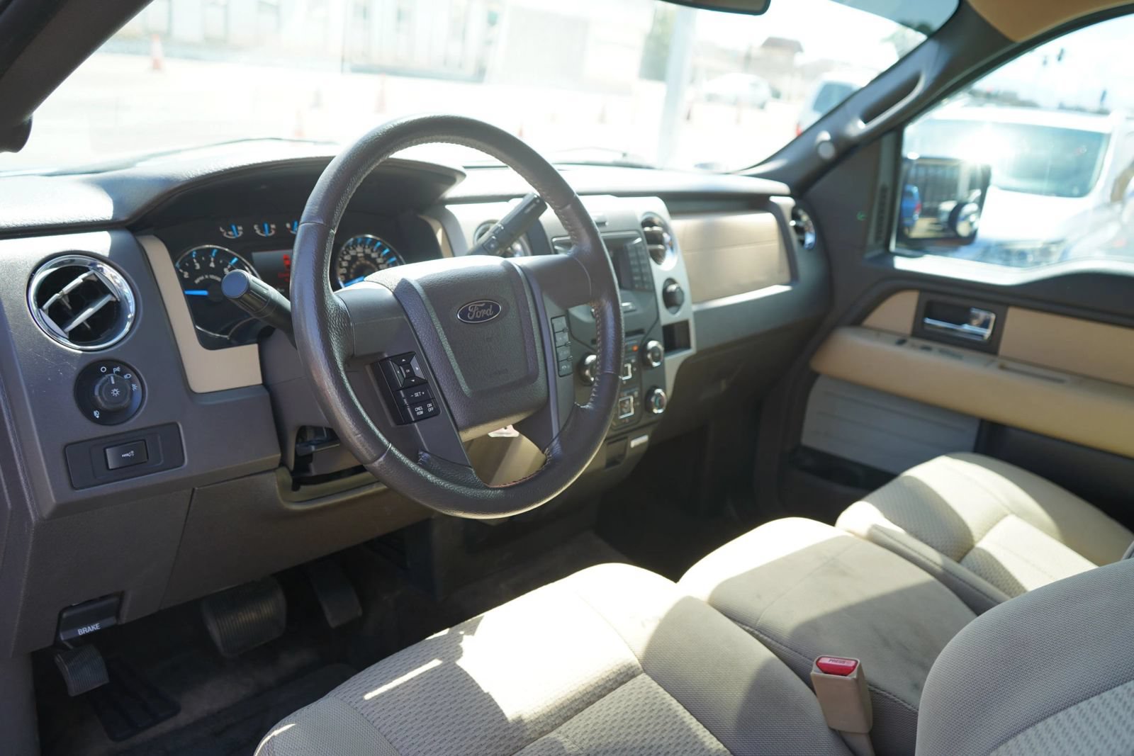 Used 2014 Ford F150 XLT w/ Equipment Group 301A Mid RWD image 9