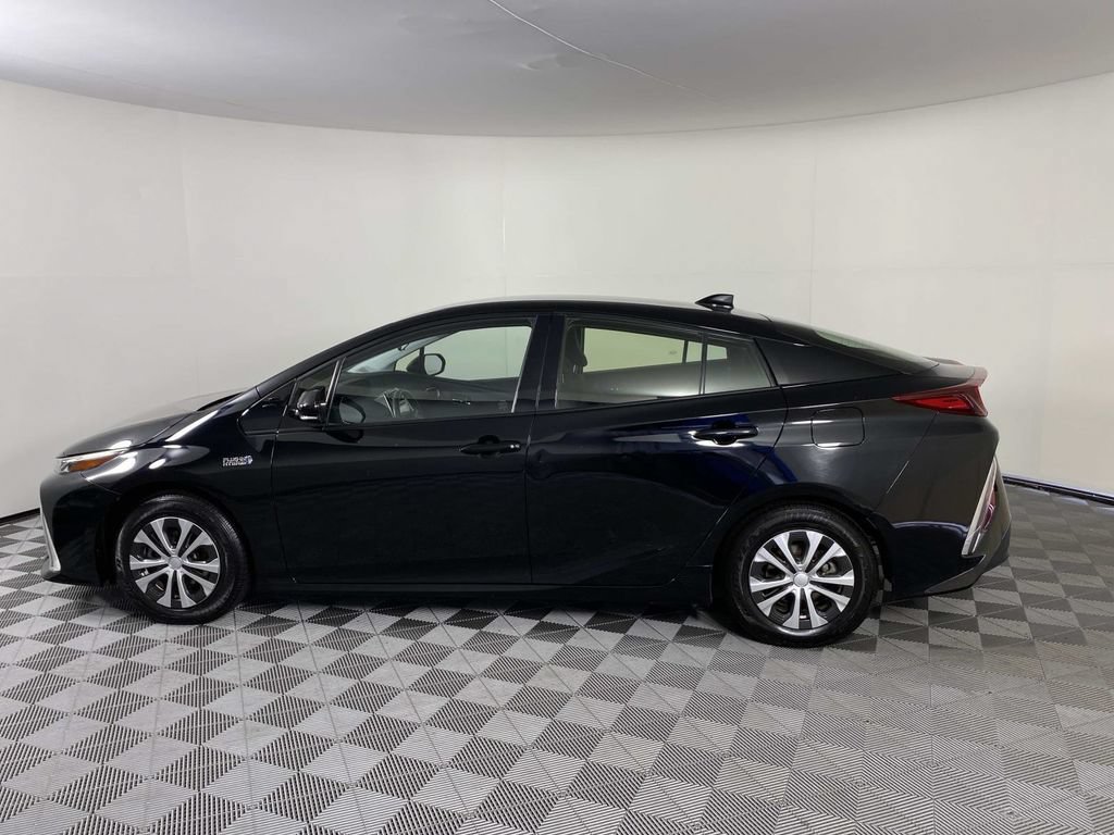 Used 2020 Toyota Prius Prime LE FWD image 5