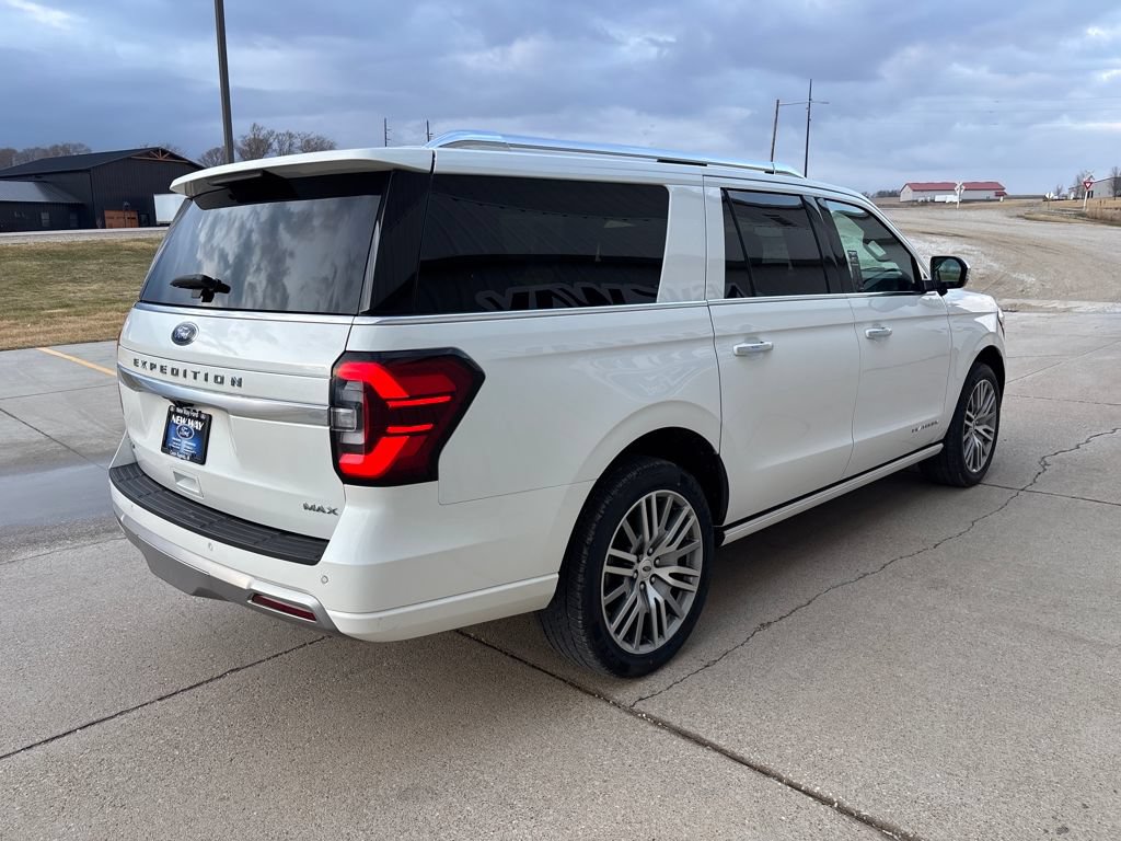 Used 2022 Ford Expedition Max Platinum AWD/4WD image 4