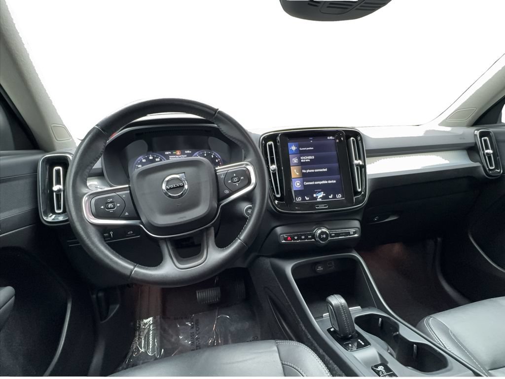 Used 2021 Volvo XC40 T5 Momentum w/ Premium Package AWD/4WD image 34