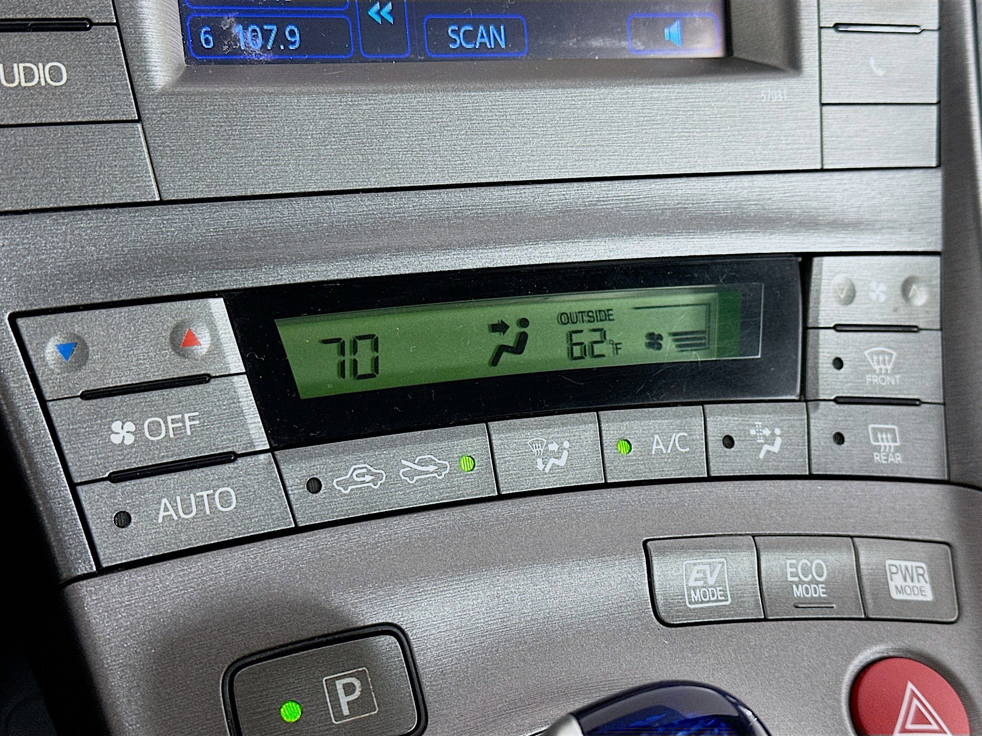 Used 2014 Toyota Prius Two image 22