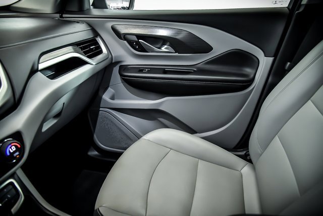 Used 2022 GMC Terrain SLT image 25