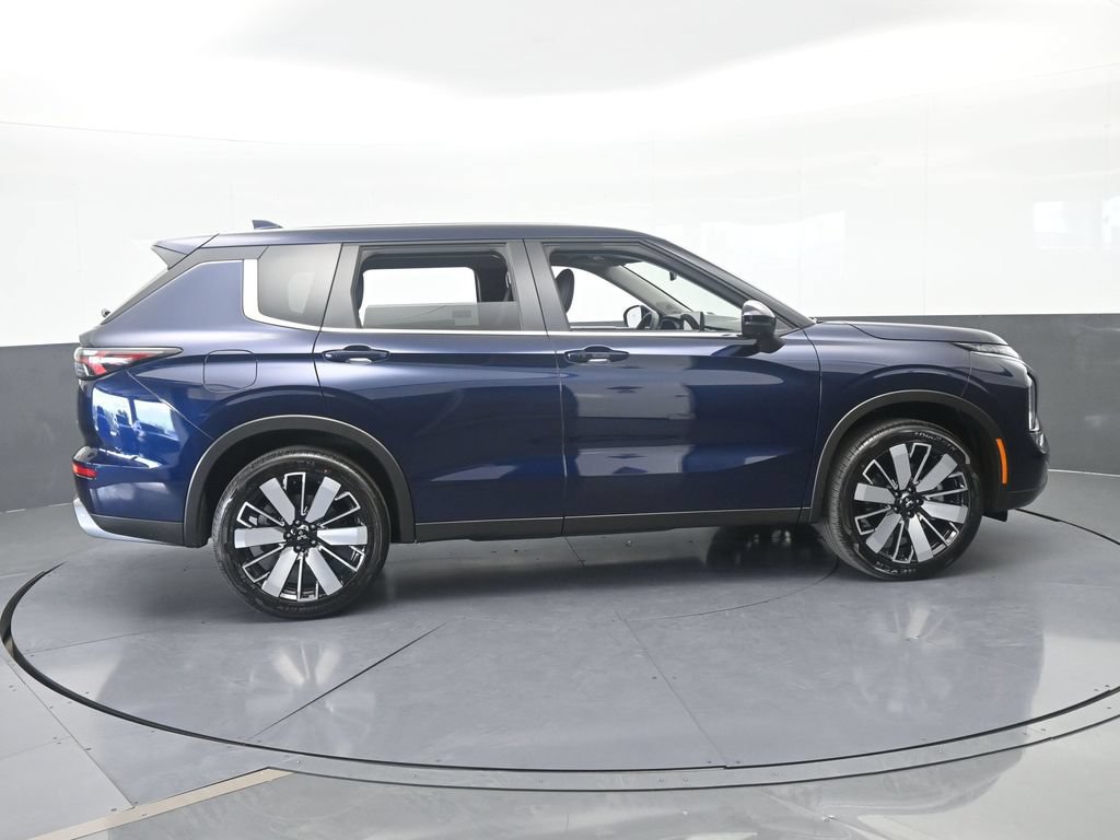 New 2026 Mitsubishi Outlander SE FWD image 7