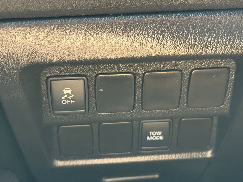 Used 2014 Nissan Pathfinder S FWD image 28