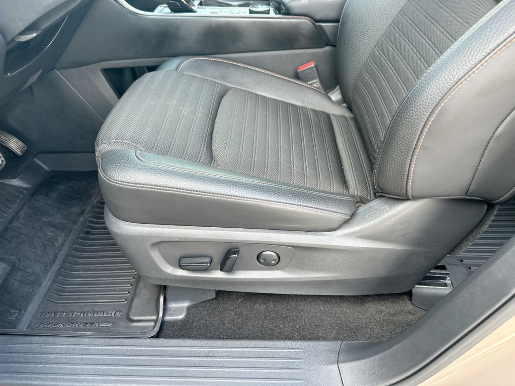 Used 2024 Nissan Pathfinder Rock Creek AWD/4WD image 9