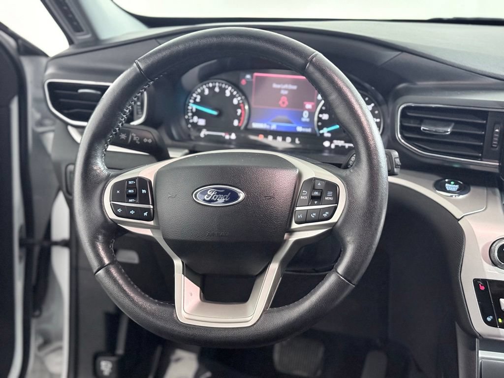 Used 2021 Ford Explorer XLT w/ Equipment Group 202A AWD/4WD image 12