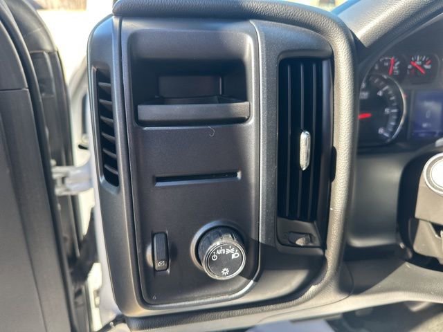 Used 2018 Chevrolet Silverado 1500 Custom w/ Custom Convenience Package image 16